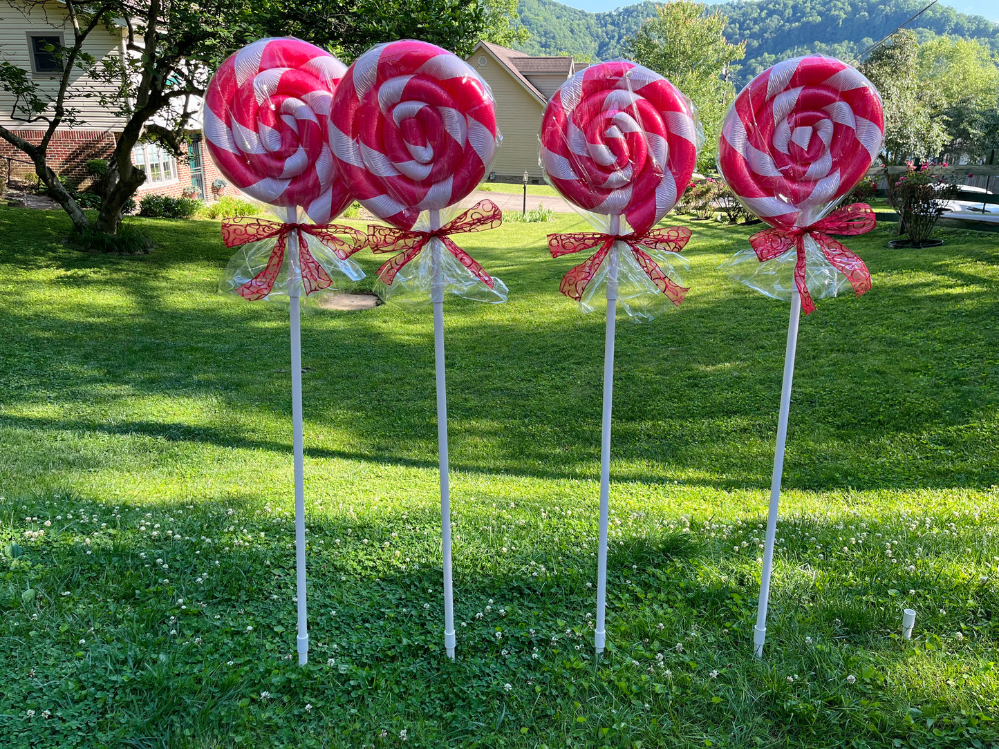 Set of 4 Giant Lollipops (Red and White)