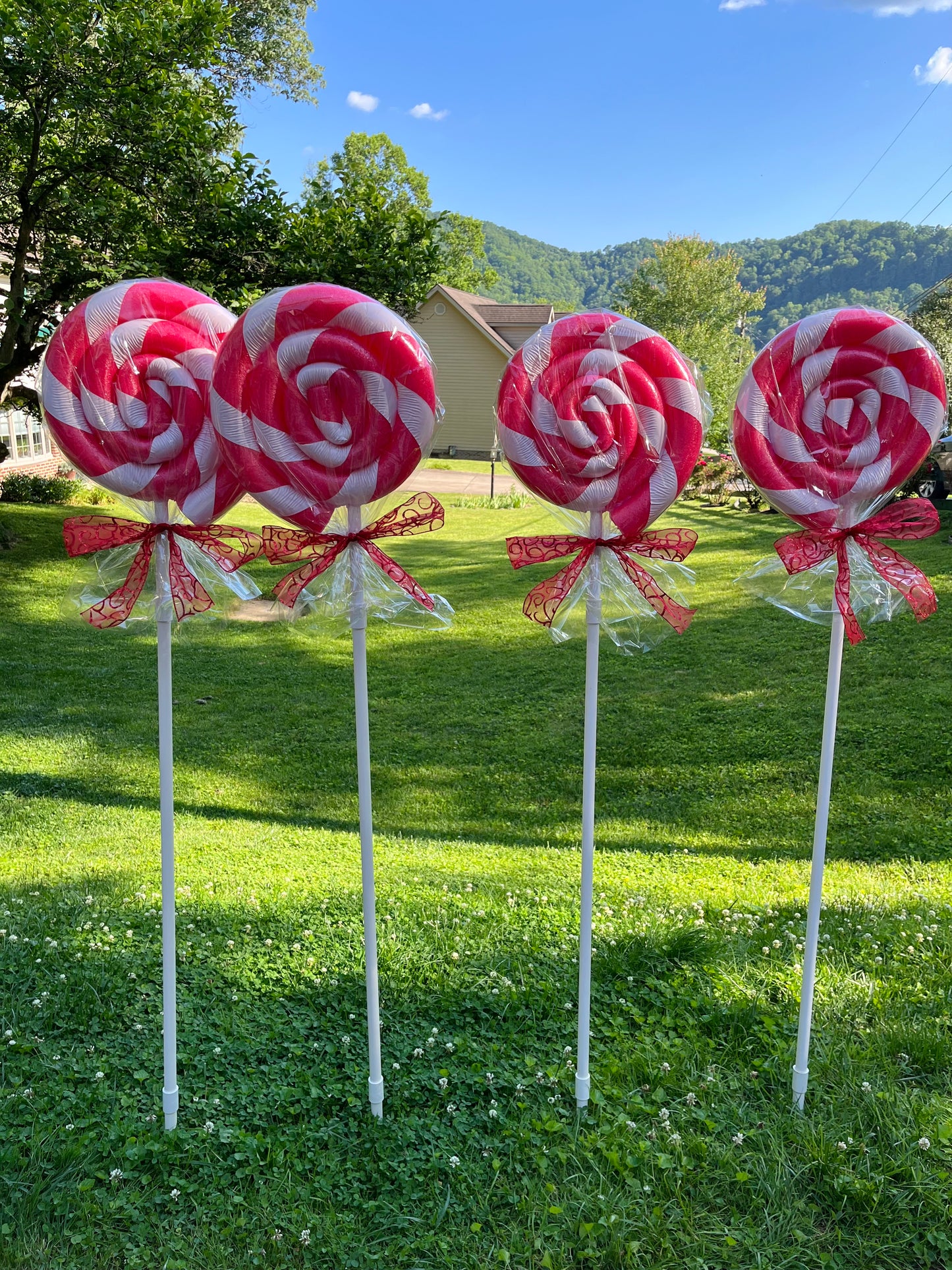 Set of 4 Giant Lollipops (Red and White)