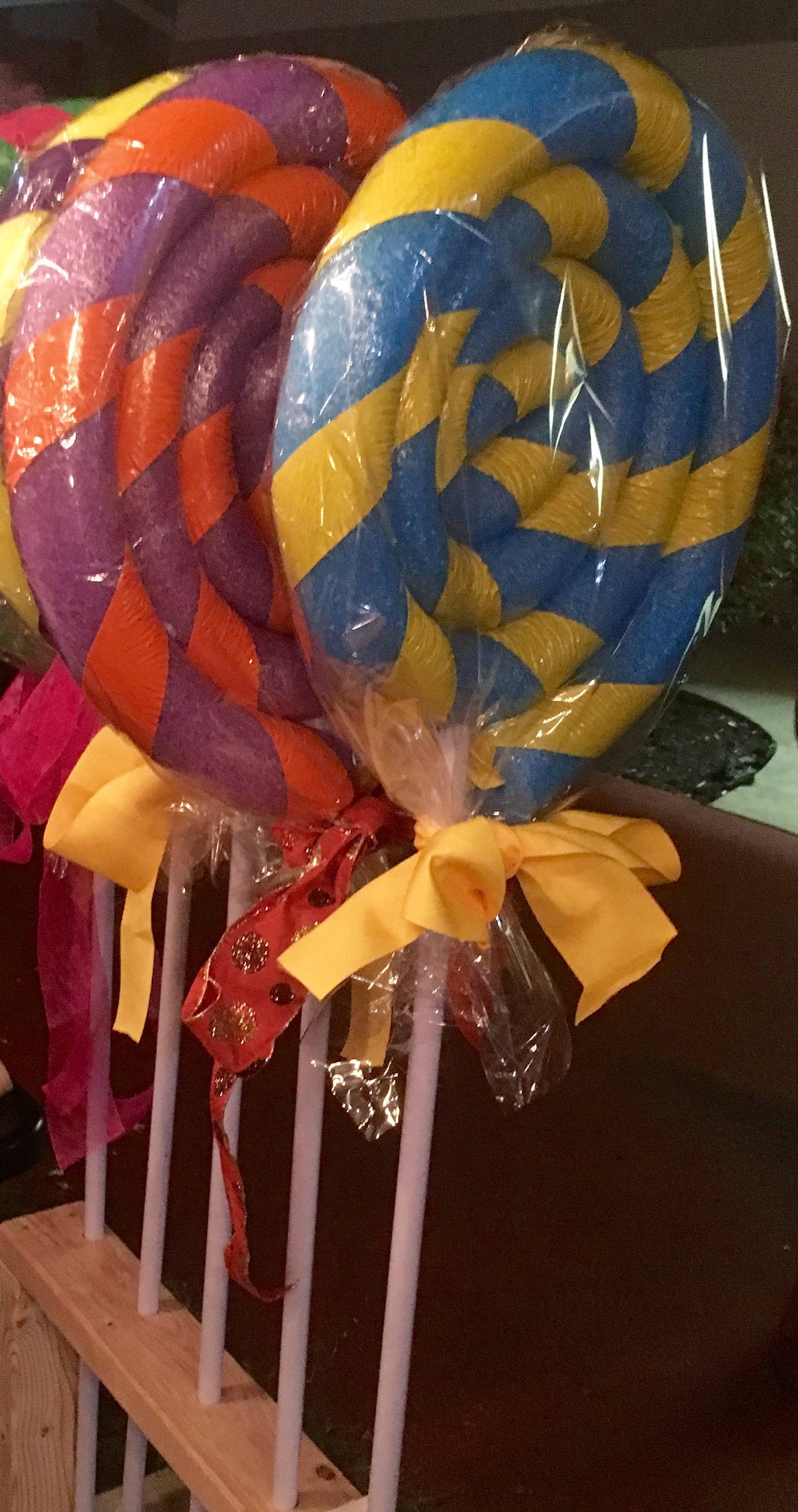 Set of 4 Giant Lollipops (Multicolored)