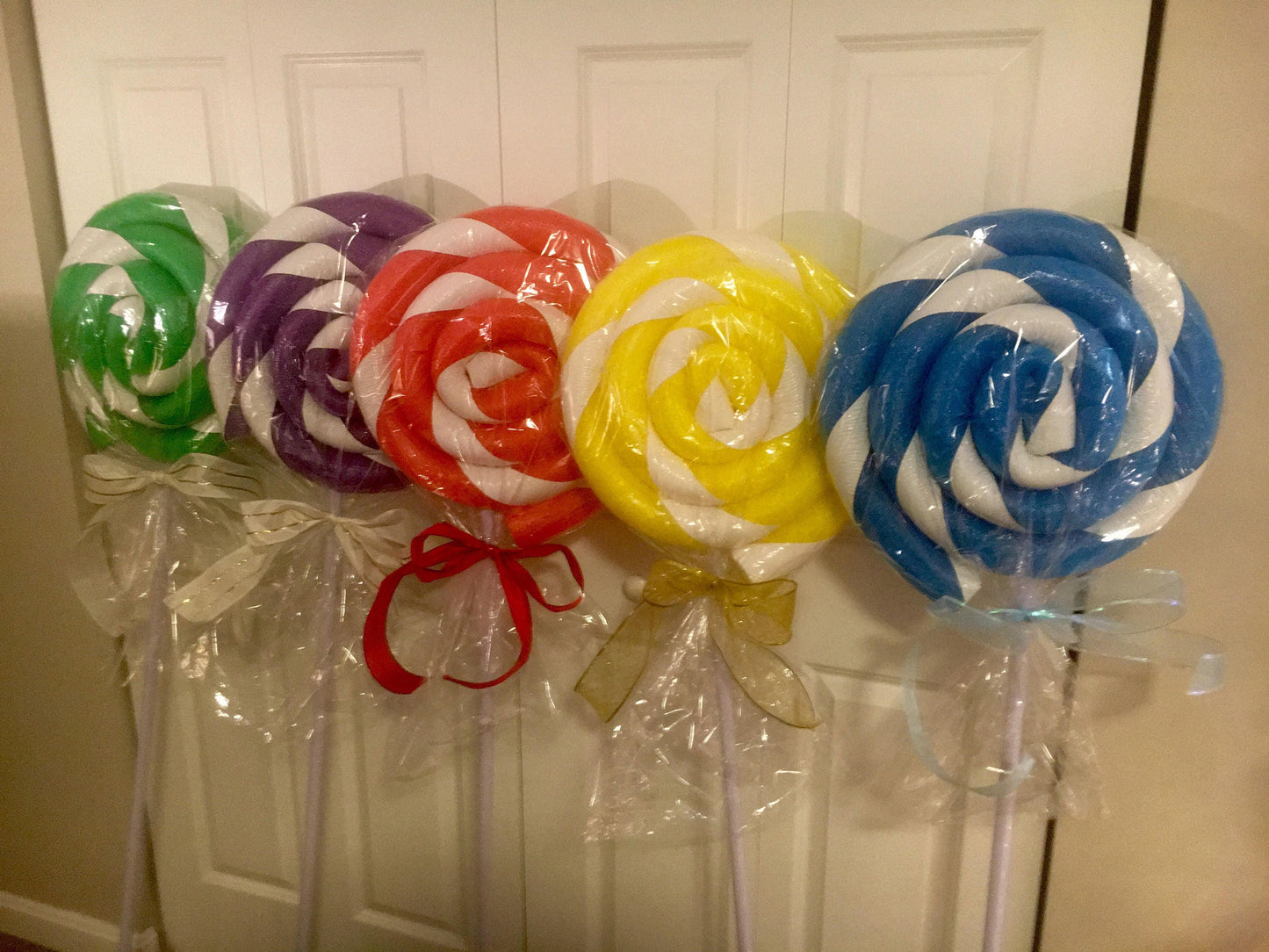 Set of 2 Giant Lollipops (Multicolored and White)