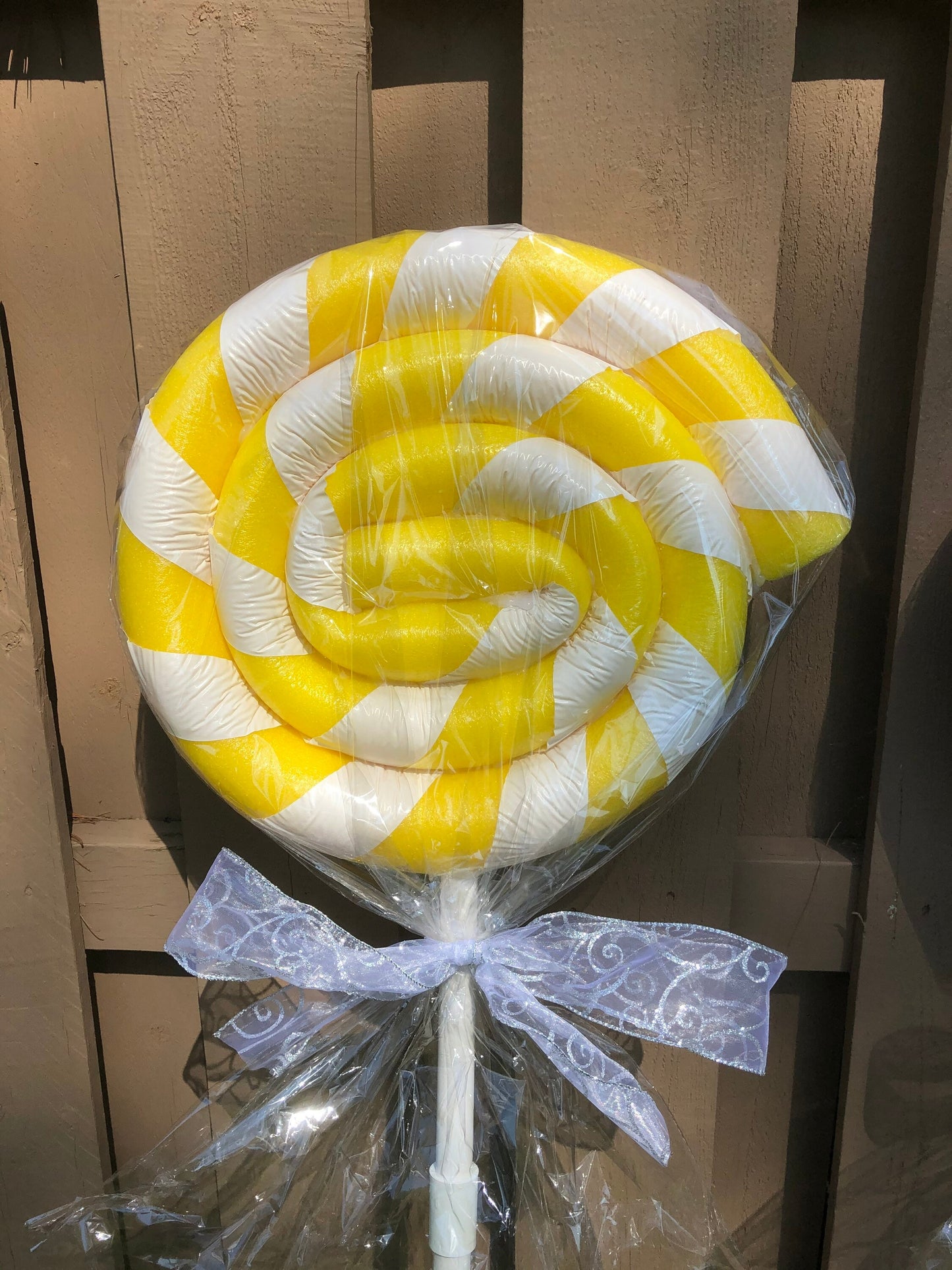 Set of 4 Giant Lollipops (Multicored/White Striping)